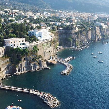 La Quiete A Un Passo Dal Centro Apartment Sorrento Exterior foto